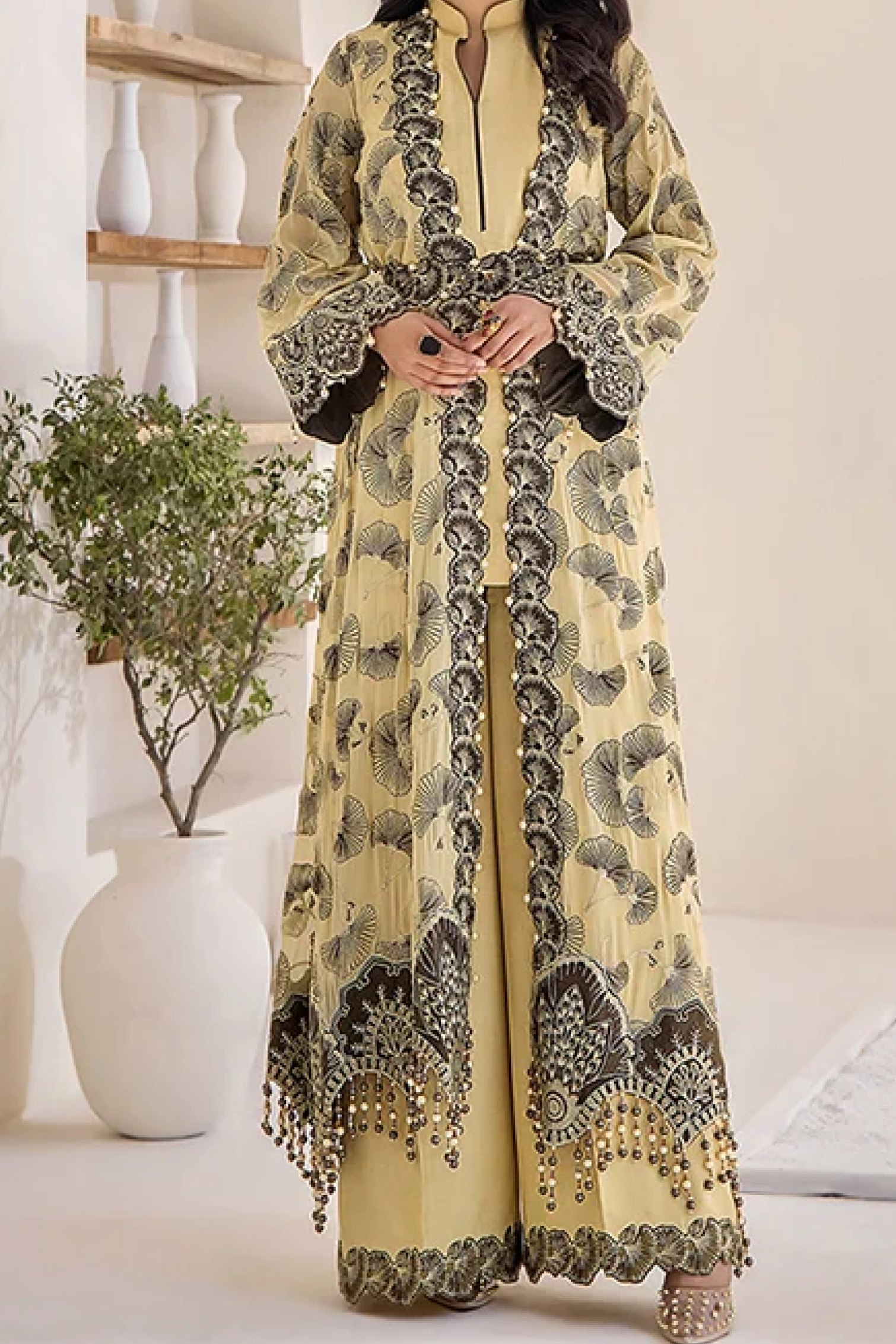 MUZHIRAH - 3 (-PCS EMBROIDER - HAND EMBELLISHED SUIT)