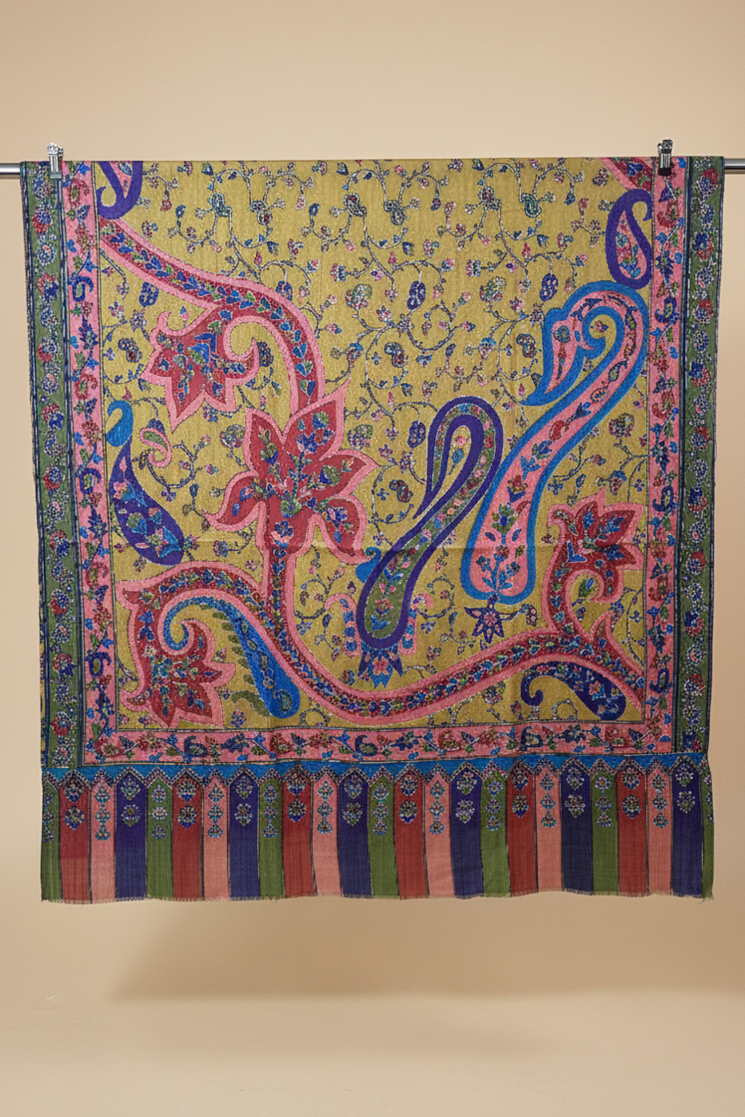 7500 x 5  (few shawls need shoot) (no name)