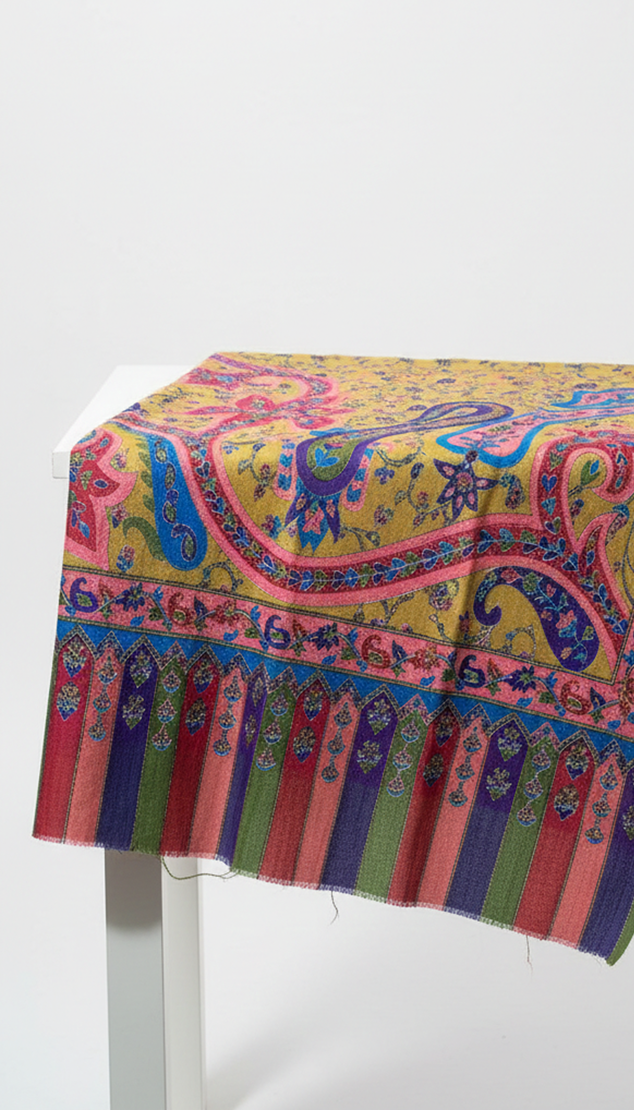 7500 x 5  (few shawls need shoot) (no name)